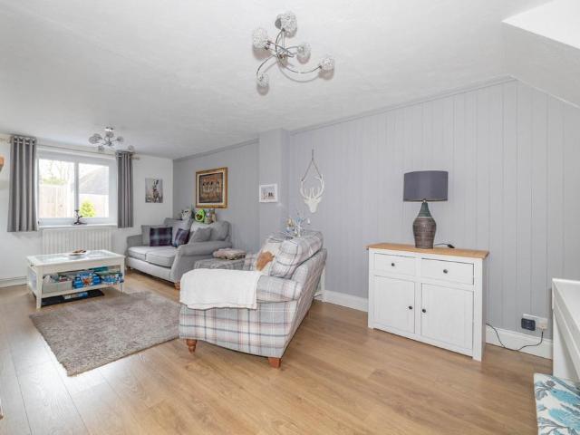 House for sale in Oad Street, Kent