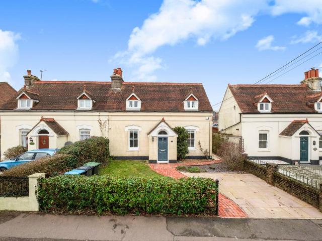 House for sale in World's End, Perryfields