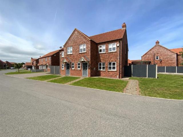 House for sale in Holton le Clay, Belleau