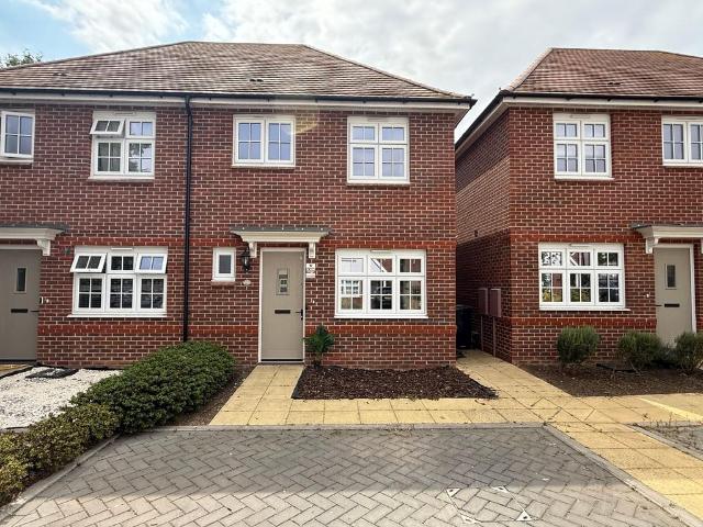 House for sale in Spring Park, Luton
