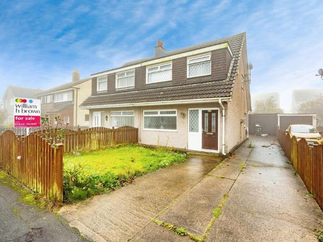 House for sale in Warley Town, West Yorkshire