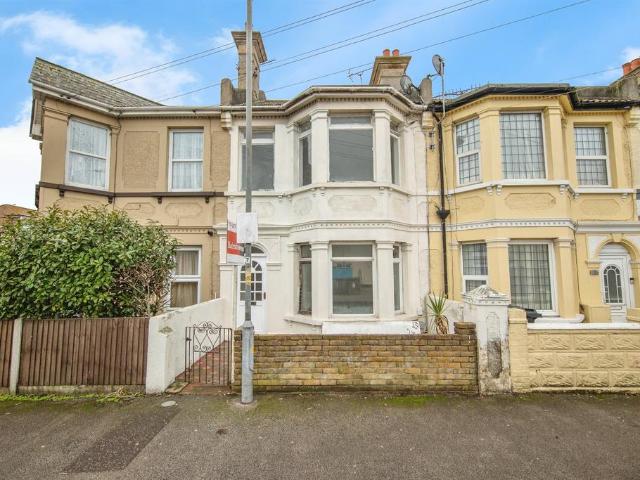 House for sale in Dale Hill, Essex