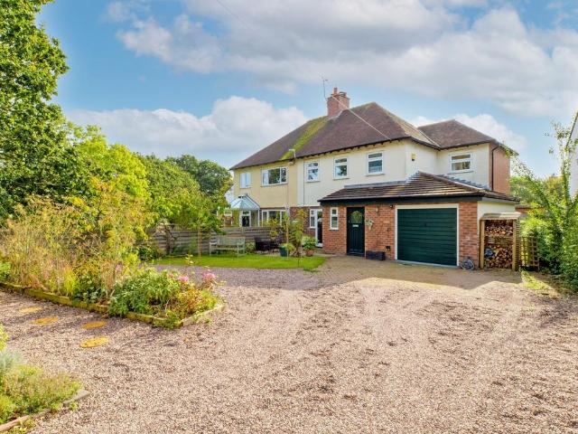 House for sale in Kingsley, Cheshire West and Chester
