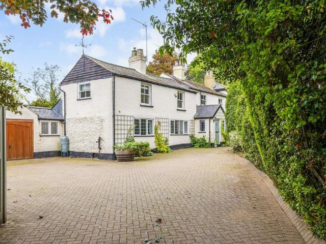 House for sale in Pouchen End, Hertfordshire