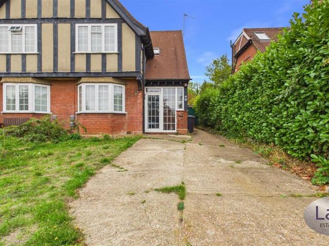 House for sale in South Mimms, Hertsmere