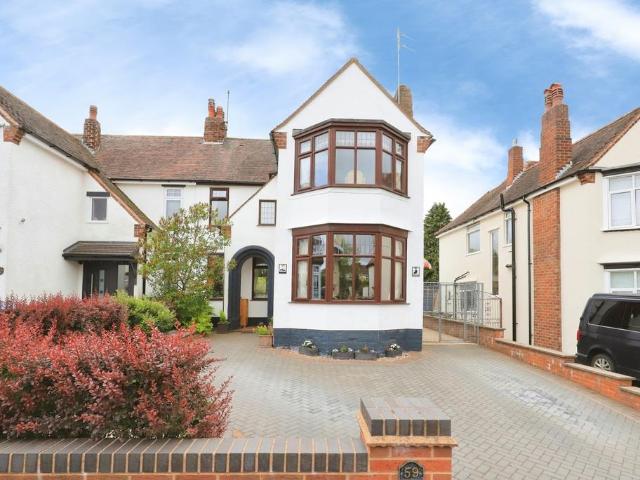 House for sale in Goldthorn Hill, West Midlands