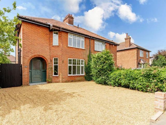 House for sale in Lakenham, East Bank