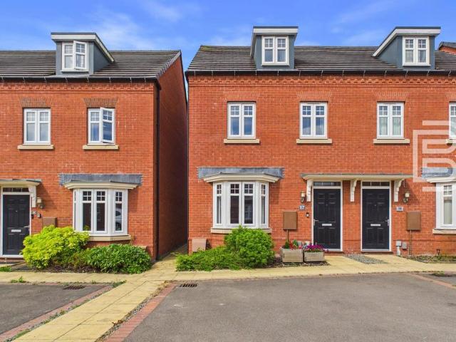 House for sale in Houlton, New Bilton