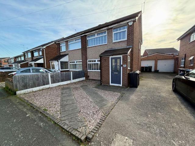 House for sale in Rossmore, Cheshire
