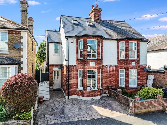 House for sale in Ongar, Epping