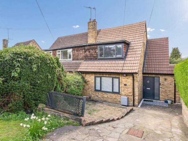 House for sale in Chalfont St. Peter, Denham