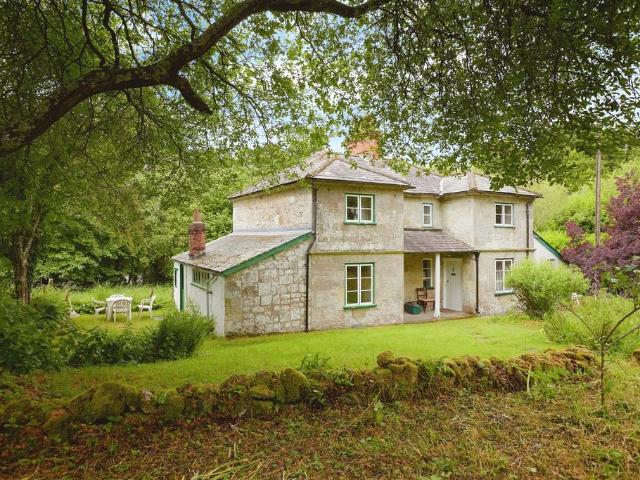 House for sale in Melbury Abbas, East Dorset