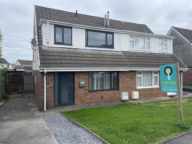 House for sale in Llanedi, Tycroes