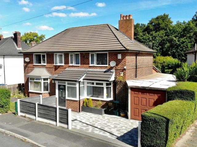 House for sale in Georgia, Greater Manchester