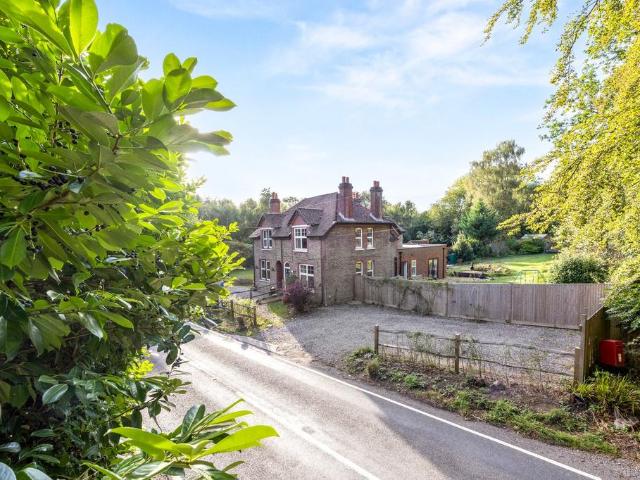 House for sale in Perryfields, West Sussex