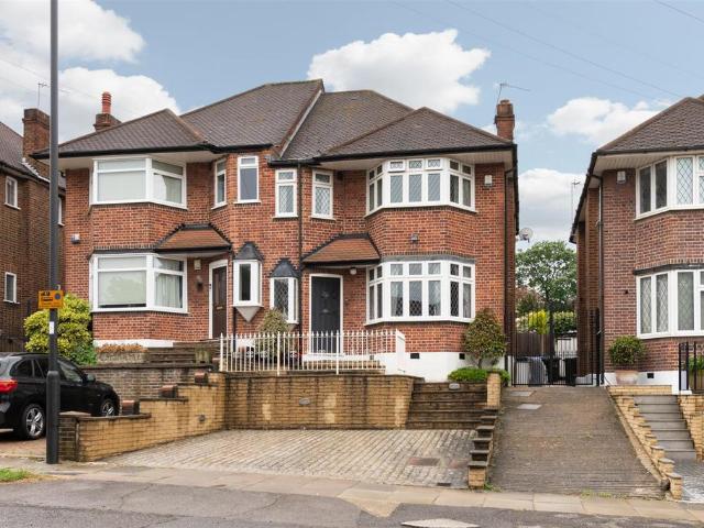 House for sale in Southgate, Greater London