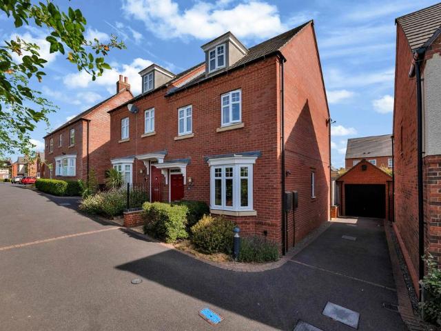 House for sale in Elmfield, Leicestershire