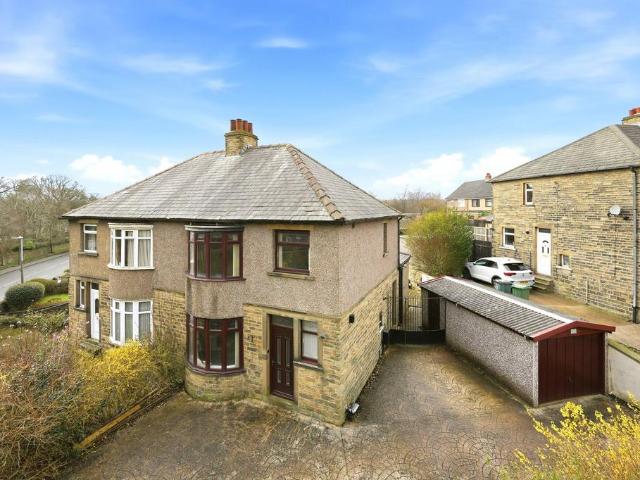 House for sale in Milnsbridge, West Yorkshire