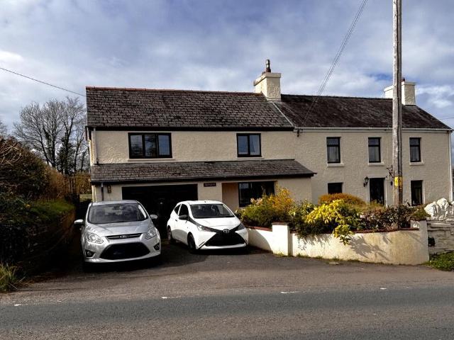 House for sale in Llangyndeyrn, Meinciau