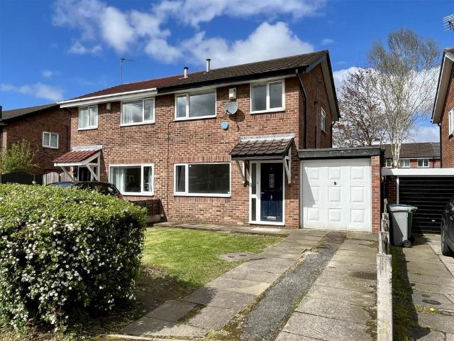 House for sale in Ashton upon Mersey, Trafford Park