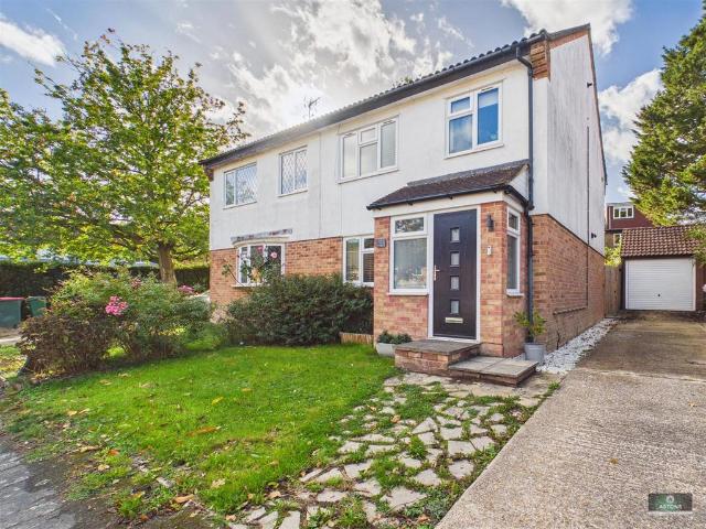 House for sale in Pound Hill, Crawley