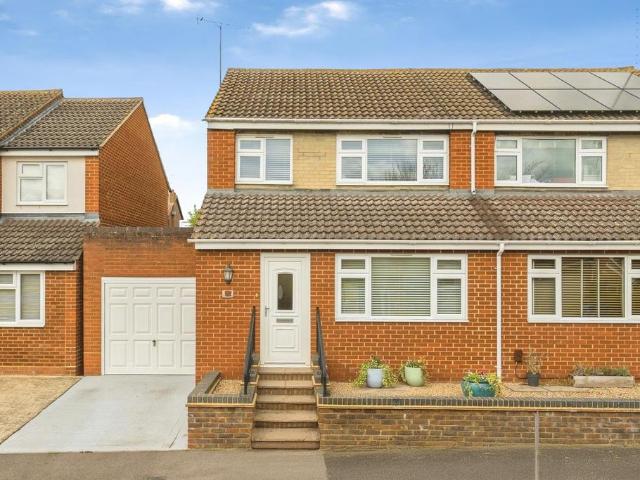 House for sale in Harlington, Bedfordshire