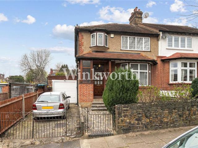 House for sale in Palmers Green, Greater London
