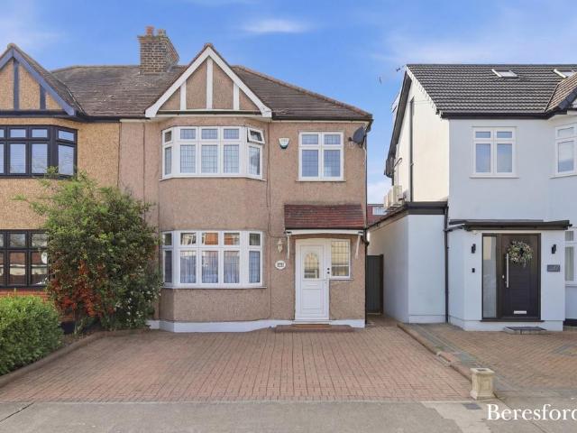 House for sale in Harold Wood, Greater London