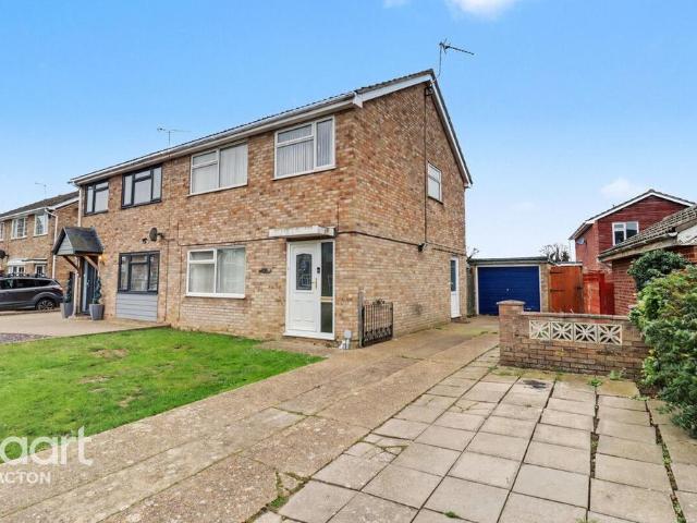 House for sale in Dale Hill, Essex