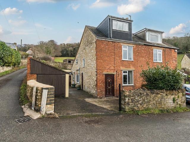 House for sale in Thrupp, School House