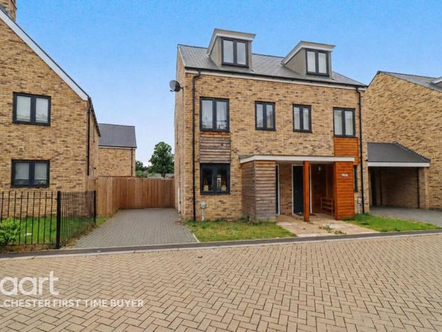 House for sale in Highwoods, Fordham Heath