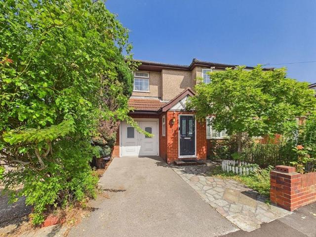 House for sale in Greater London