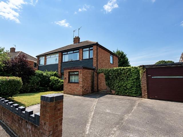 House for sale in Rossmore, Cheshire