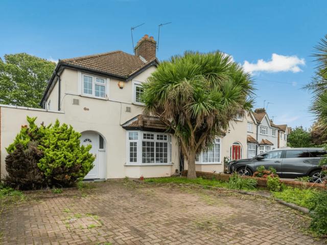 House for sale in London Borough of Hounslow, Heston