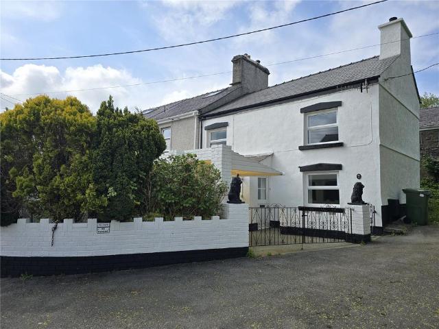 House for sale in Llanllyfni, Talysarn
