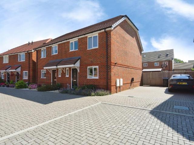 House for sale in Perryfields, West Sussex