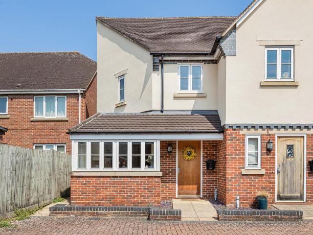 House for sale in Caldecott, Dromore