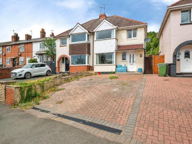 House for sale in Lyppard Grange, Worcester
