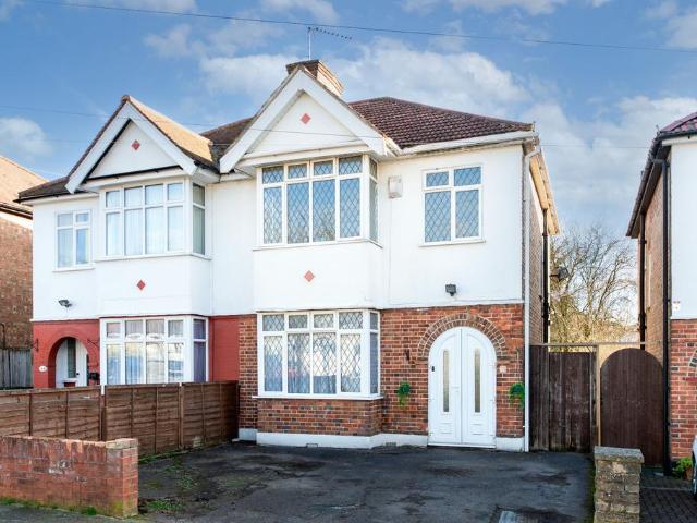 House for sale in West Finchley, Greater London