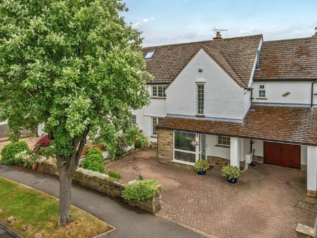 House for sale in Horsforth