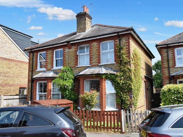 House for sale in Ashtead Park, Pachesham Park
