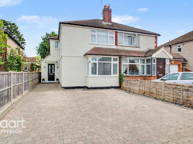 House for sale in Chattern Hill, Lower Halliford