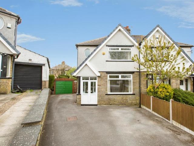 House for sale in Warley Town, West Yorkshire