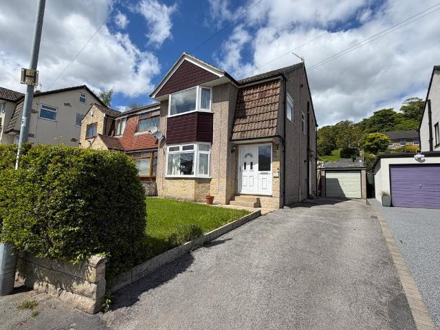House for sale in Oakworth, West Yorkshire