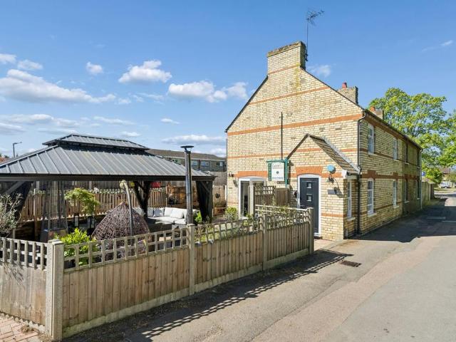 House for sale in Bedfordshire