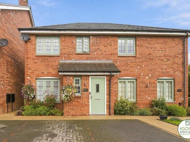 House for sale in Lakes Estate, Styal