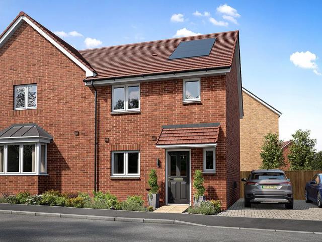 House for sale in Kilnwood Vale, Horsham