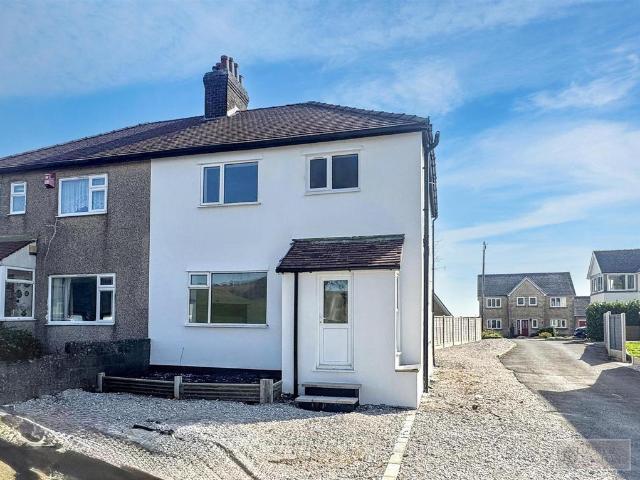House for sale in Charlesworth, East Midlands