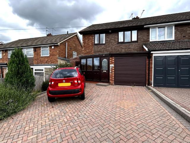 House for sale in Halesowen, West Midlands