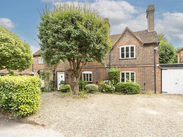 House for sale in Five Acres, Hertfordshire
